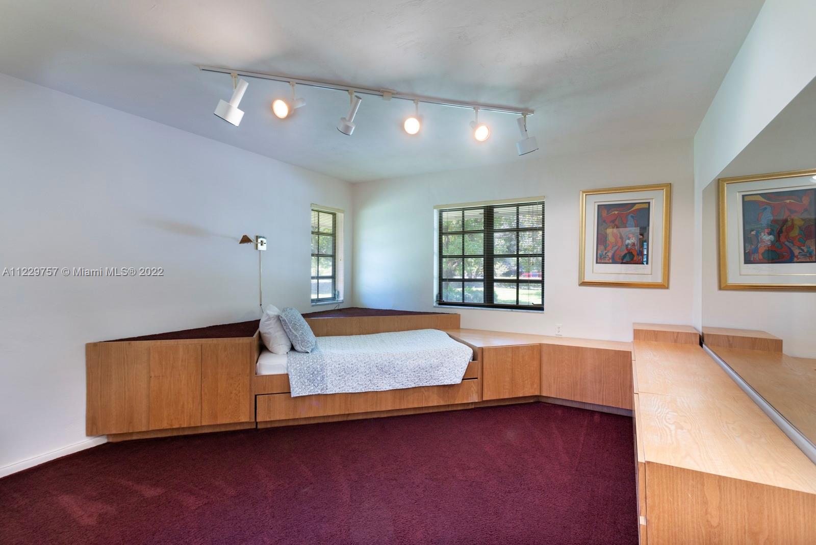 WARWICK GROVE ESTATES - Residential