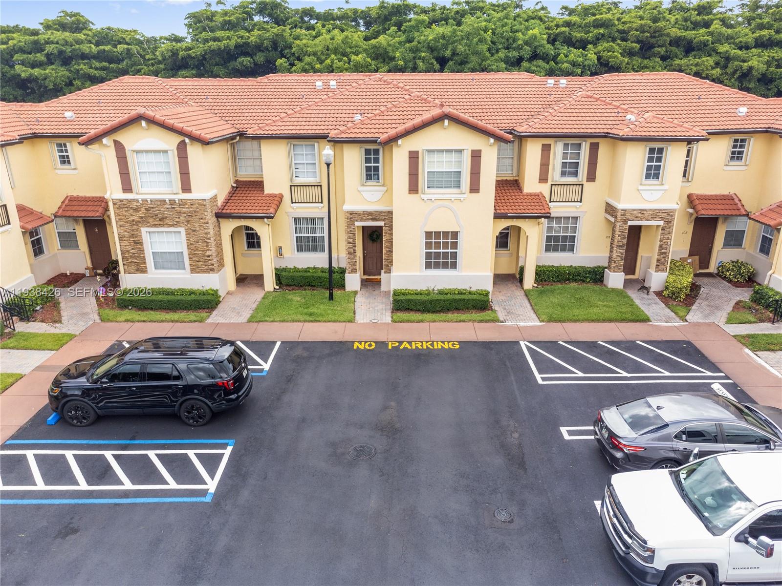 VILLAS AT CARMEL CONDO NO - Residential