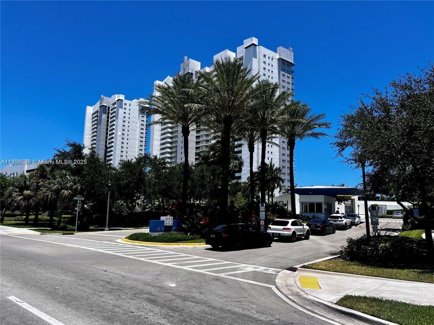 Rare Private Corner Unit with Ocean Views! Spacious 2-Bedroom + Den, 2-Bath residence offering breathtaking ocean, skyline, and park views. Features 9-ft ceilings, brand-new flooring throughout, an open granite kitchen, an in-unit washer/dryer, and a primary bath with both a shower and soaking tub. Ideally located just steps from FIU, Publix, Costco, Oleta Park, top-rated schools, Aventura Mall, and the new UHealth Center. Resort-style amenities include an infinity pool, tennis court, children’s play area, fitness center, party room, dog park, and 24-hour security. Maintenance covers cable, internet, and water.