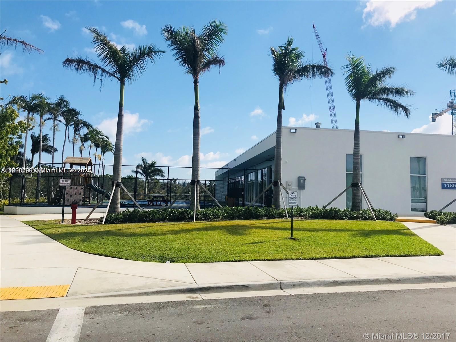 THE OAKS I CONDO - Residential