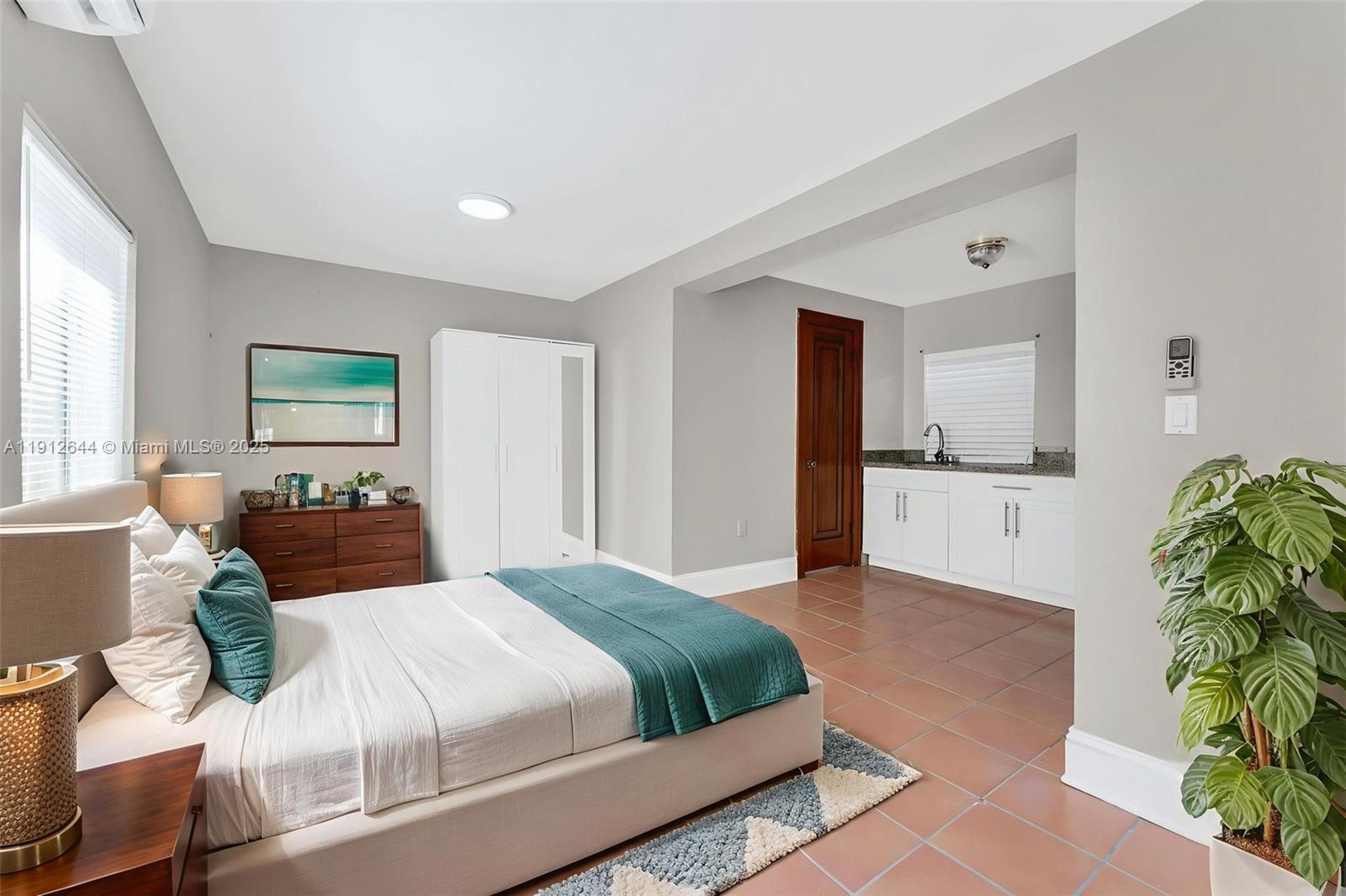 CORAL GABLES GRANADA SEC - Residential Lease