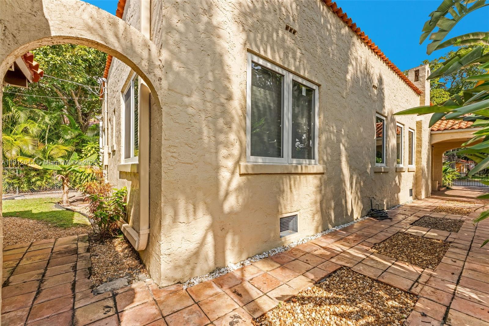 CORAL GABLES GRANADA SEC - Residential Lease