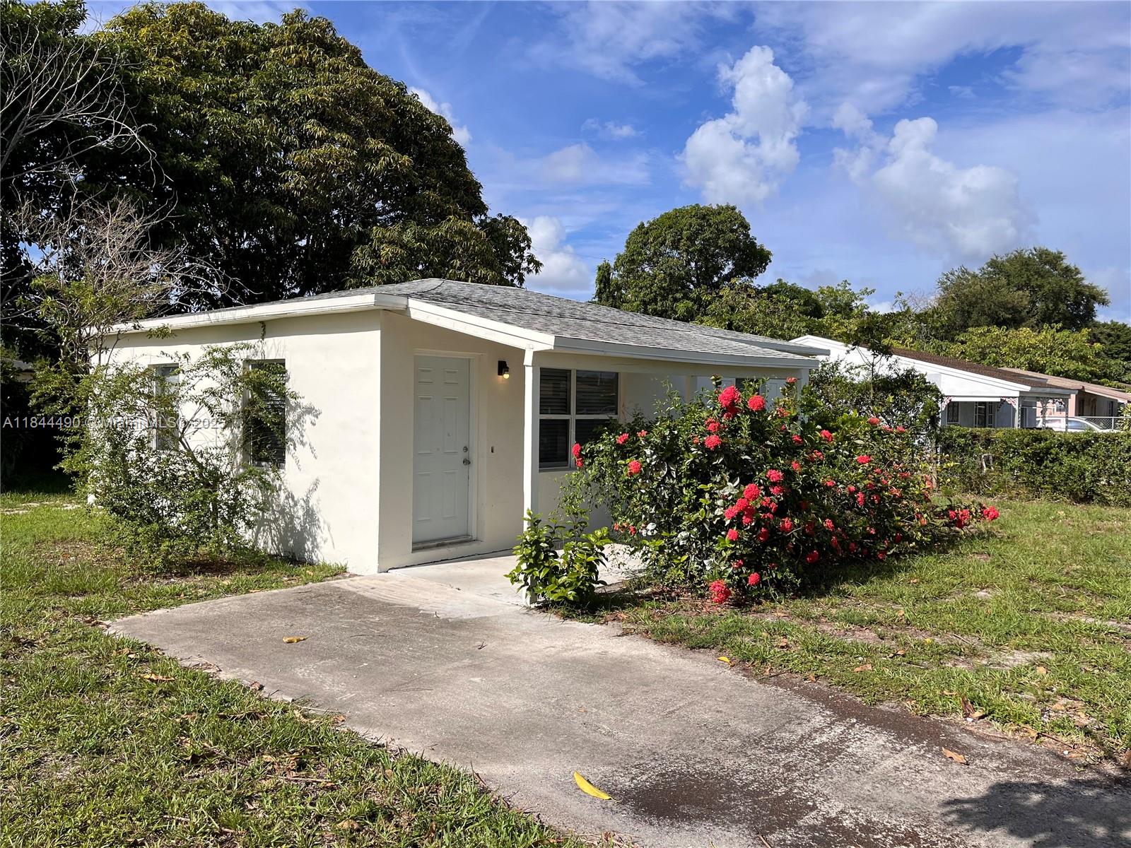 BISCAYNE RIVER GARDENS - Residential