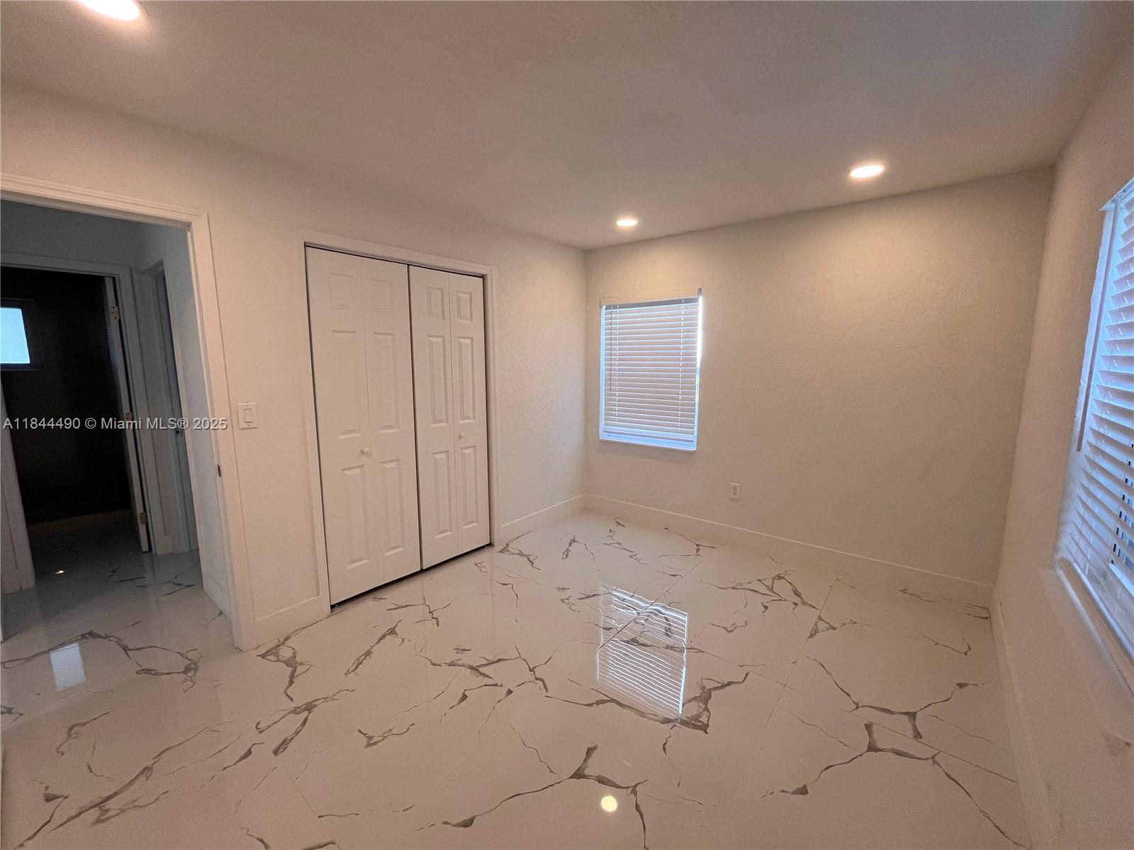 BISCAYNE RIVER GARDENS - Residential