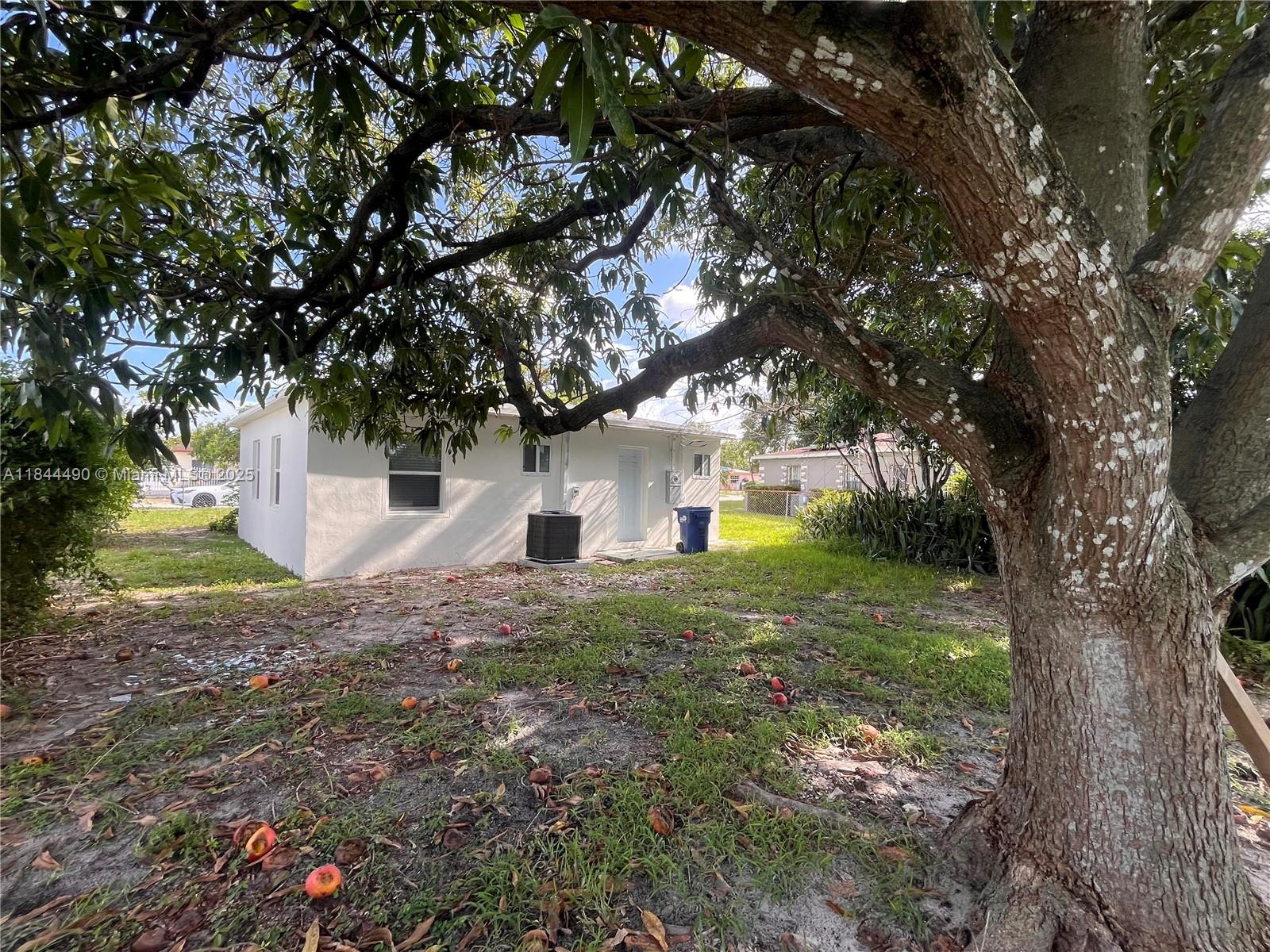 BISCAYNE RIVER GARDENS - Residential