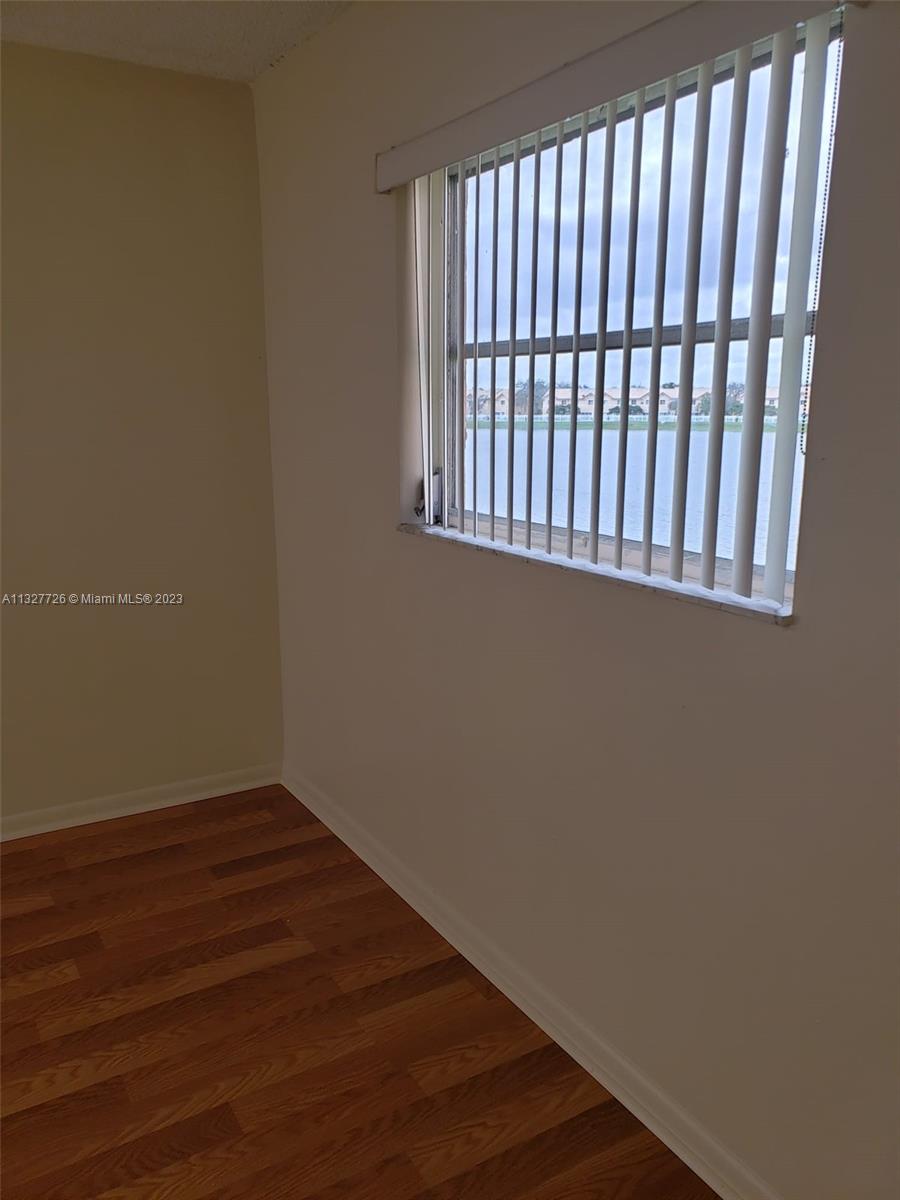 Photo 12 of 21 of listing 397333d6-46e3-409c-9e8d-2a0738b2ff0d condo