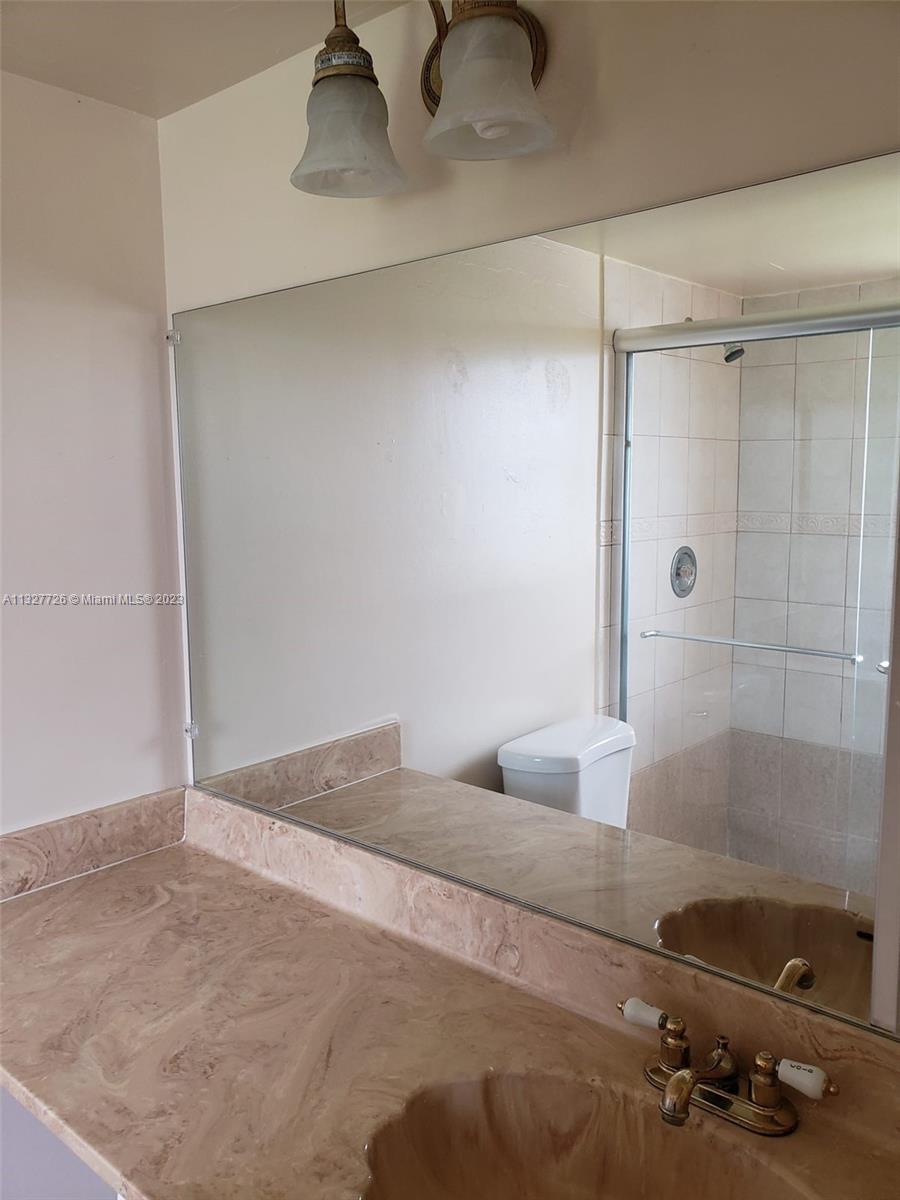 Photo 11 of 21 of listing 397333d6-46e3-409c-9e8d-2a0738b2ff0d condo