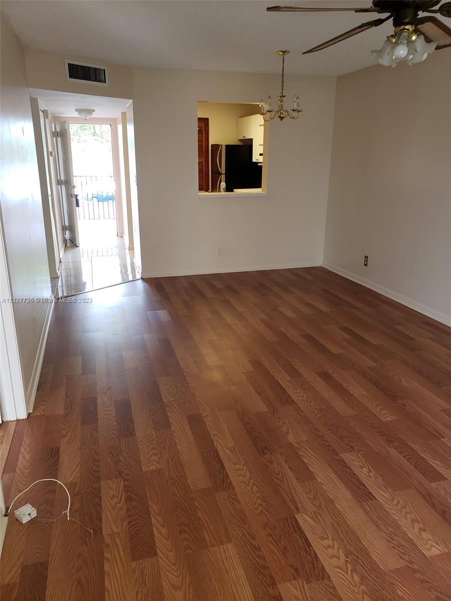Photo 10 of 21 of listing 397333d6-46e3-409c-9e8d-2a0738b2ff0d condo