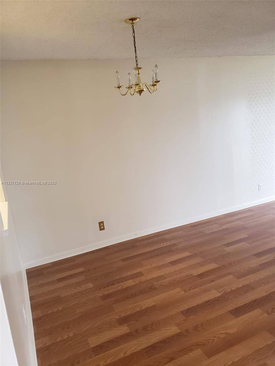 Photo 2 of 21 of listing 397333d6-46e3-409c-9e8d-2a0738b2ff0d condo