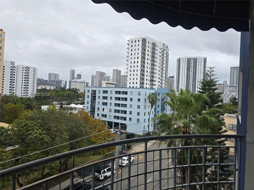 Beautifully renovated 2-bedroom /1-bath top-floor apartment. Freshly painted. Steps from Downtown Miami! Enjoy breathtaking, unobstructed views from your double balcony. Split-bedroom layout offers privacy and comfort. Secure fenced complex with gated garage. One assigned parking space included. Easy to show – schedule your visit today! MOVE IN 2 MONTHS!