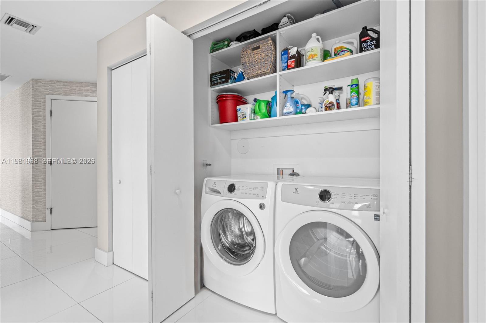 THE HARBOUR NORTH CONDO - Residential