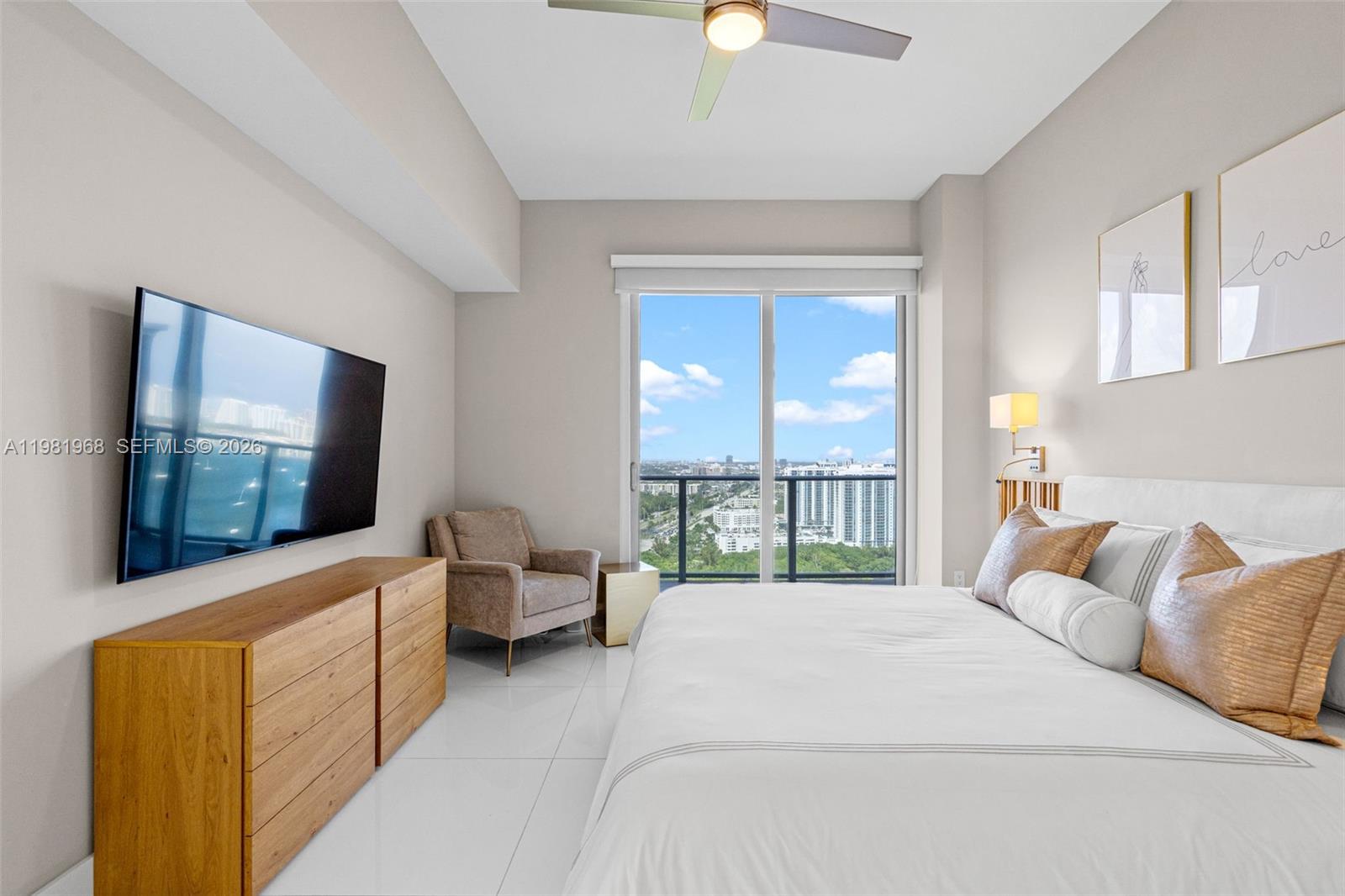 THE HARBOUR NORTH CONDO - Residential