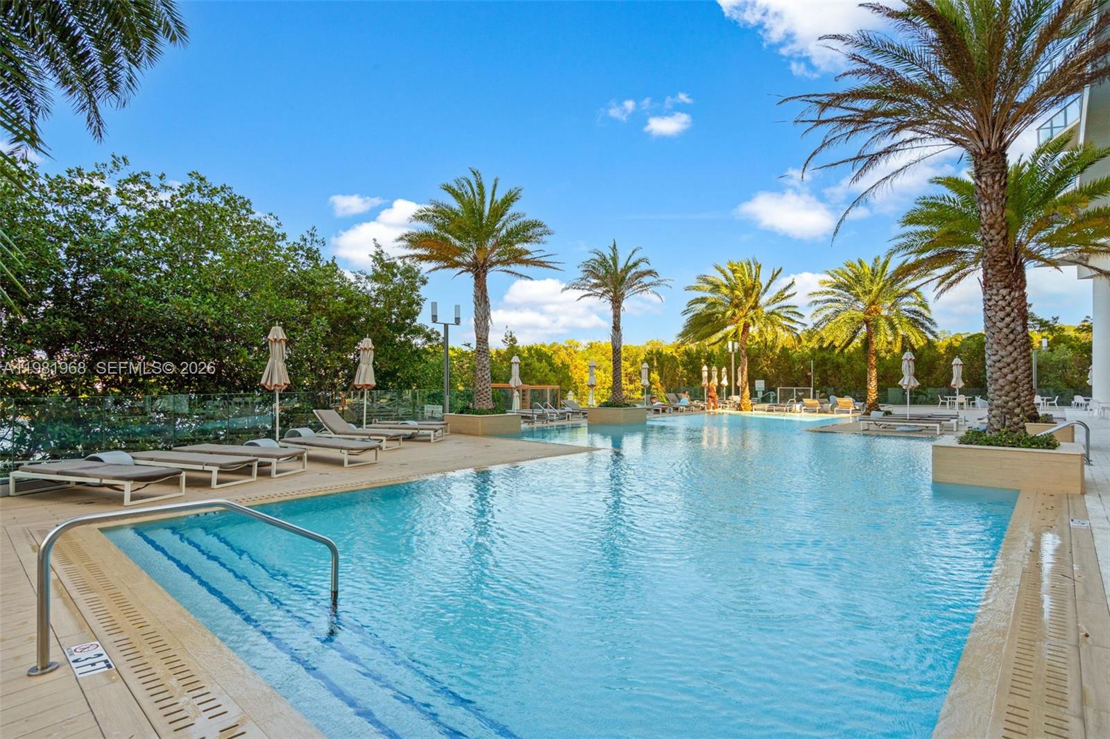 THE HARBOUR NORTH CONDO - Residential