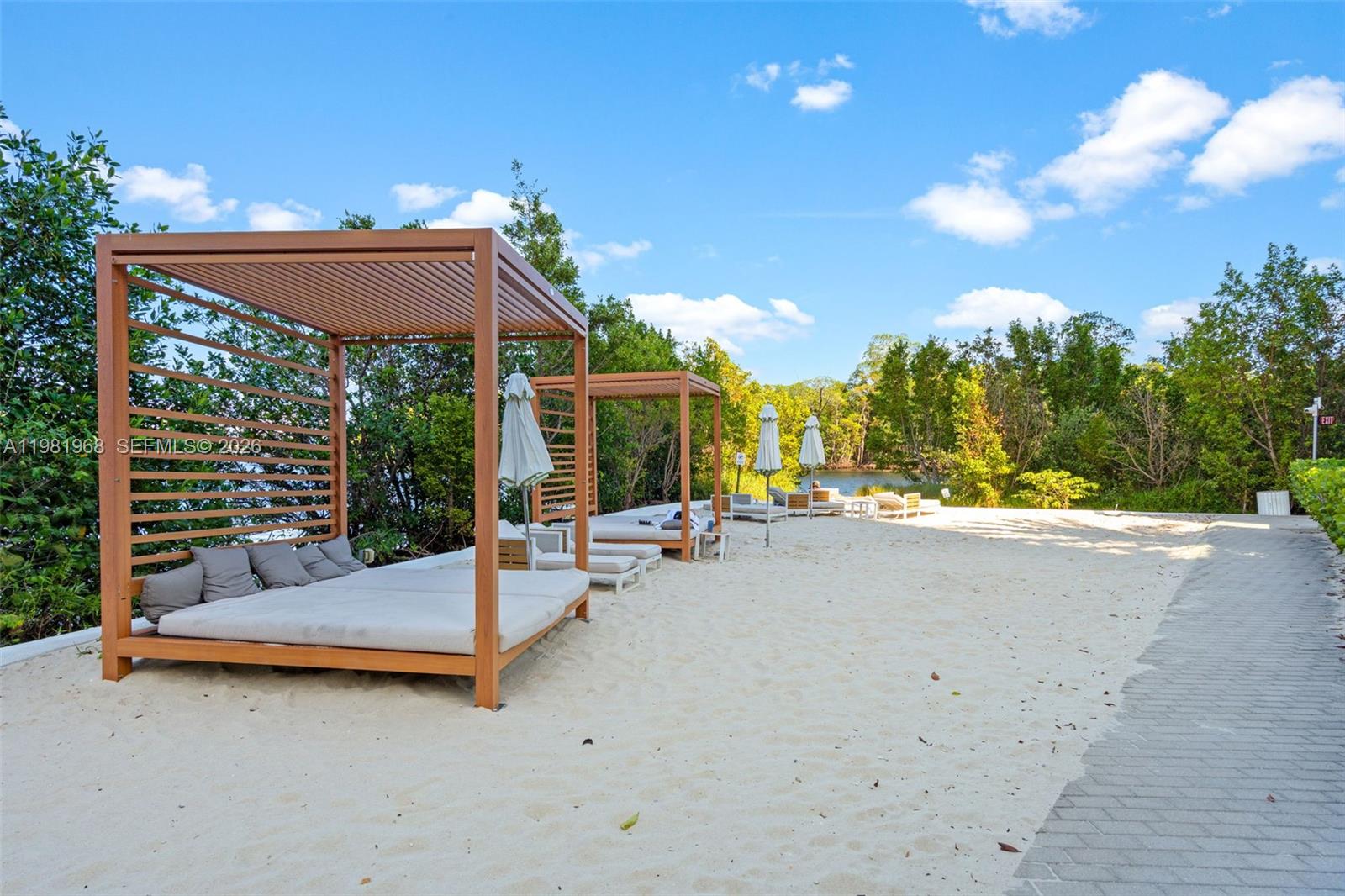 THE HARBOUR NORTH CONDO - Residential