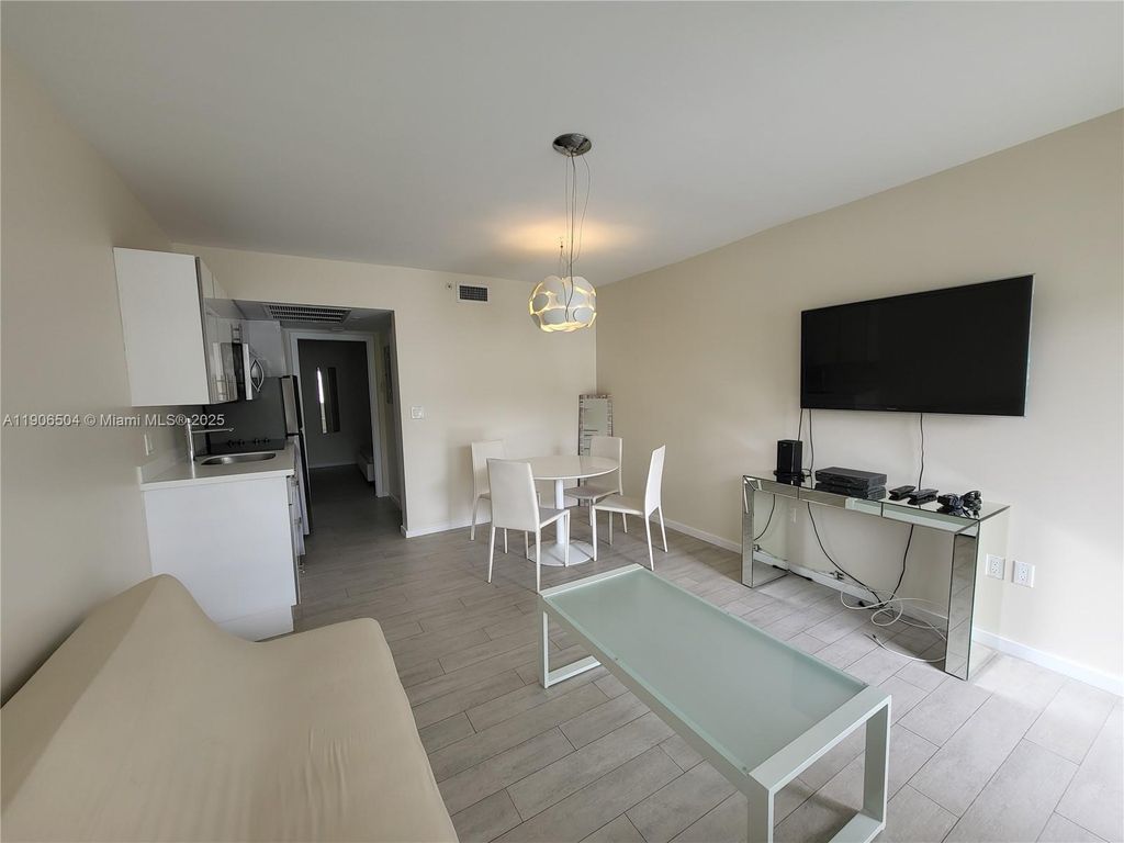 Photo of 1601 Meridian Ave #106, Miami Beach, FL 33139 (MLS # A11906504)