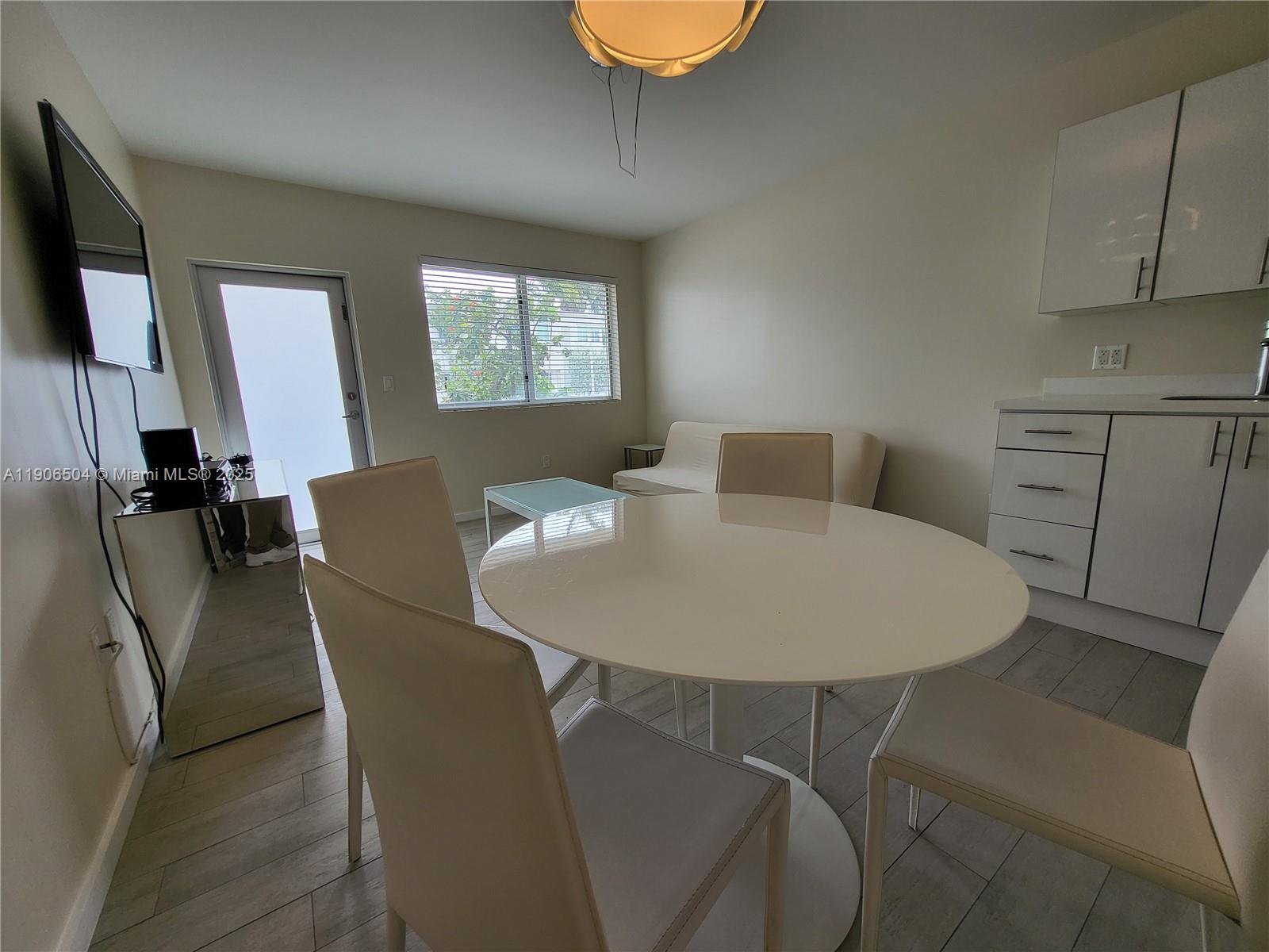 LINCOLN SUB - Residential Lease