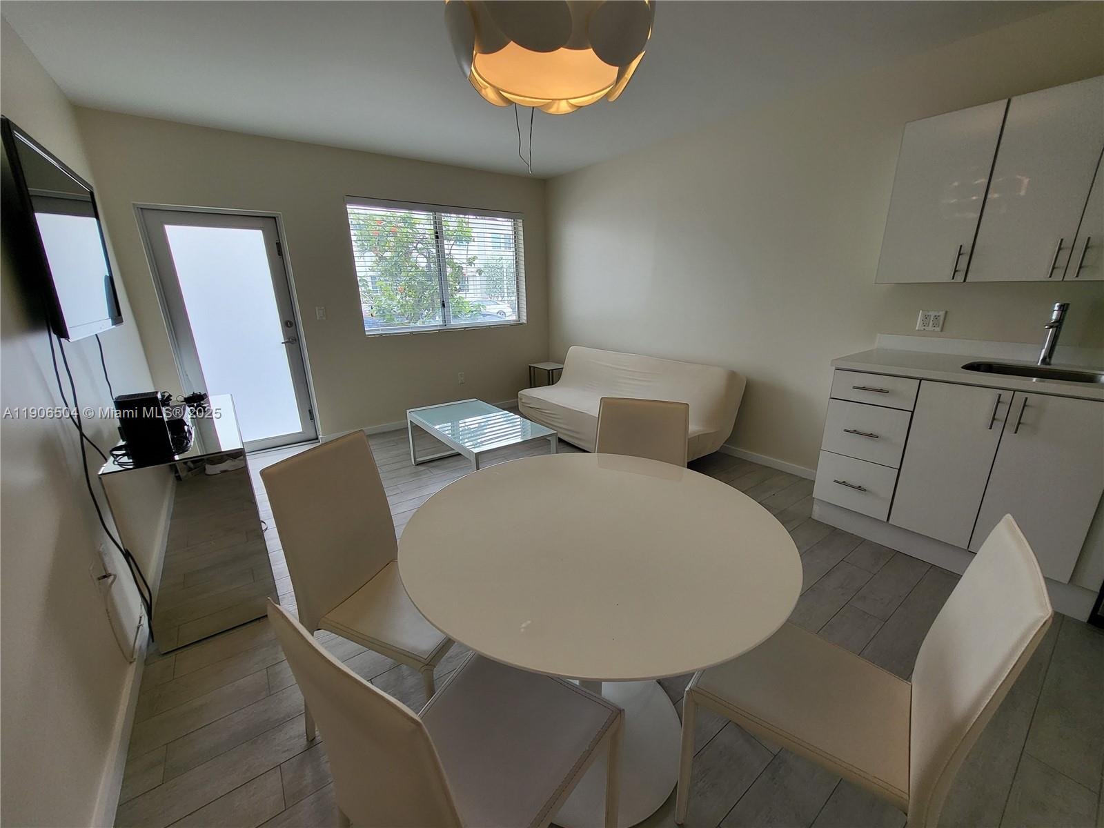 LINCOLN SUB - Residential Lease