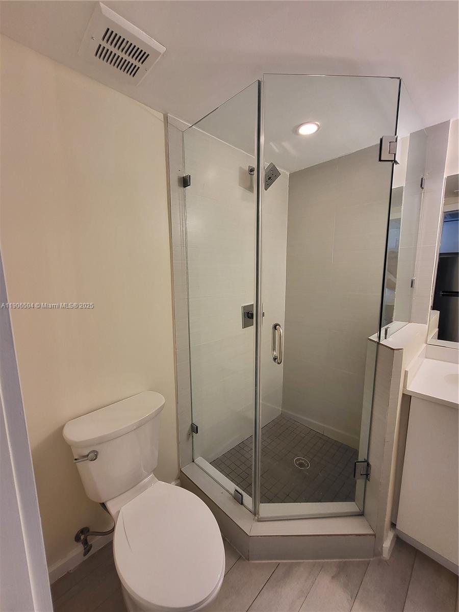 LINCOLN SUB - Residential Lease