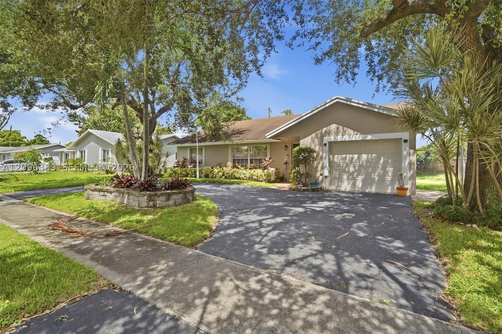 8421 NW 45th St