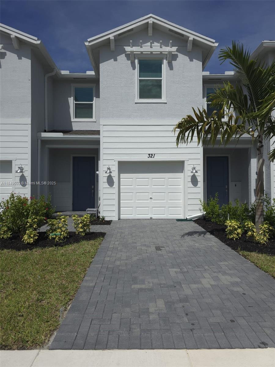3/3 Brand new townhouse. yearly rental