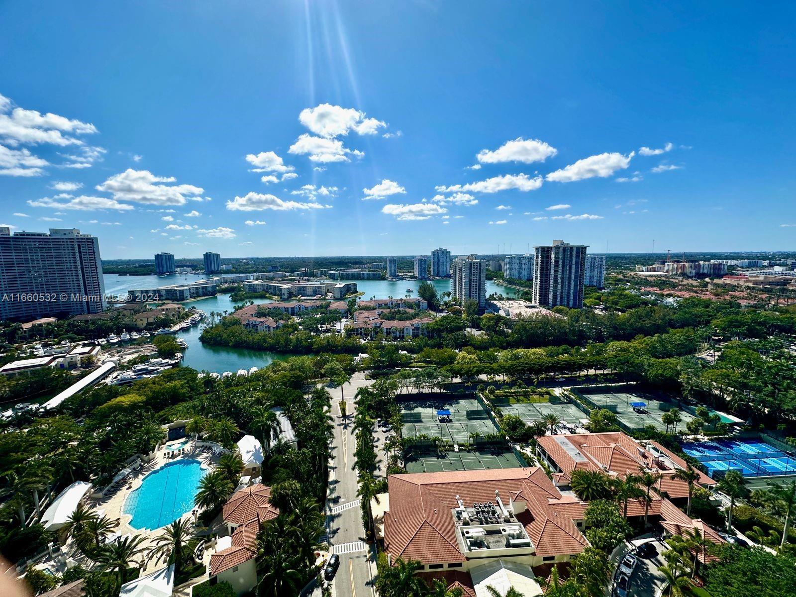 BELLAMARE @ WILLIAMS ISLA - Residential