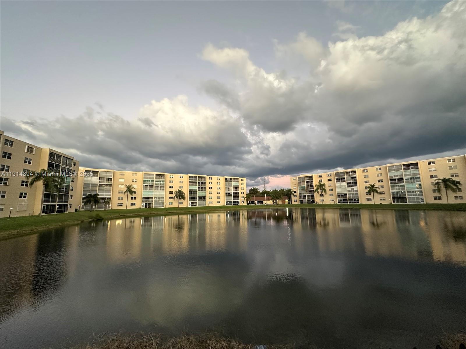 MEADOWBROOK LAKES VIEW CO - Residential Lease