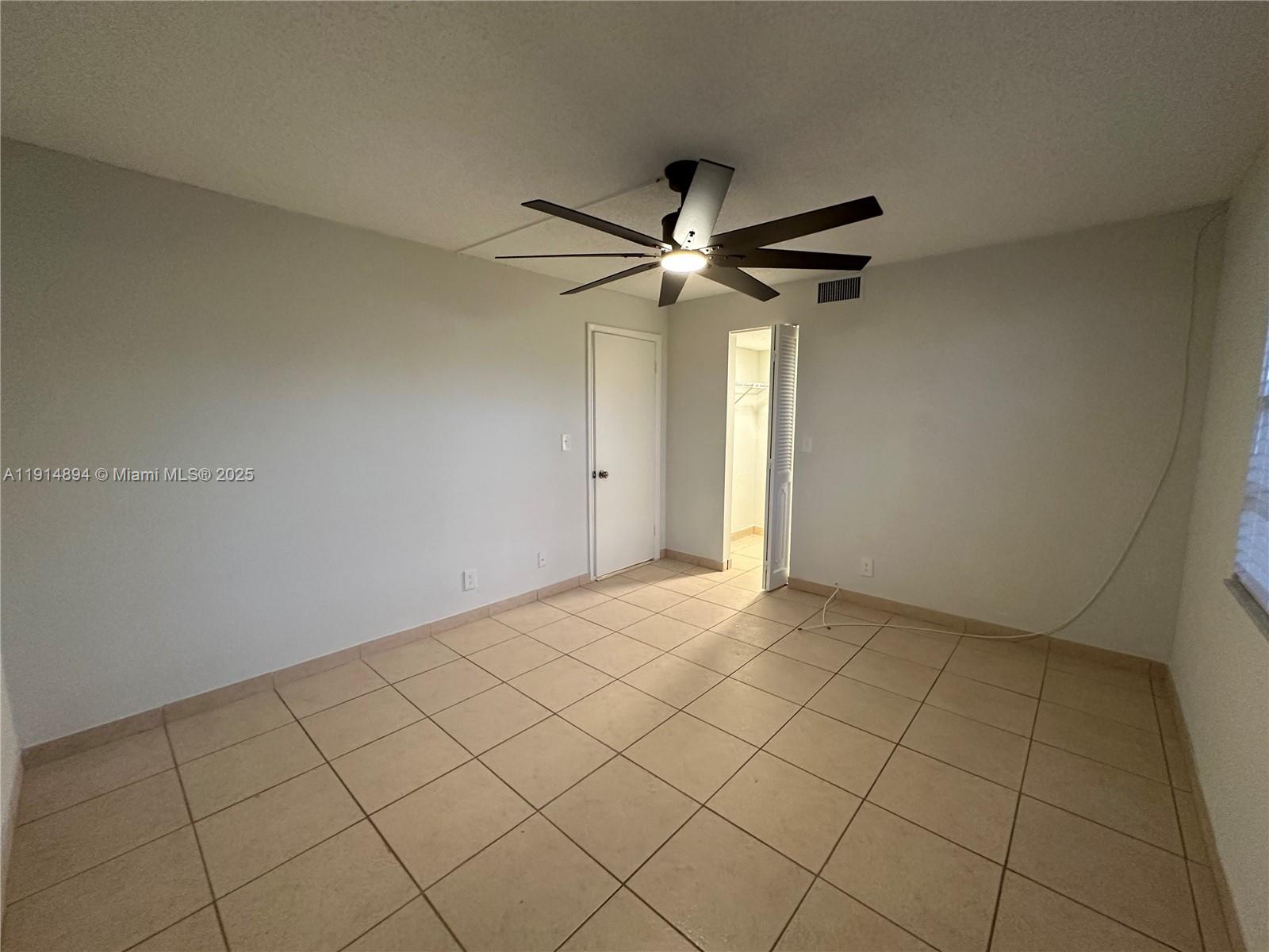 MEADOWBROOK LAKES VIEW CO - Residential Lease