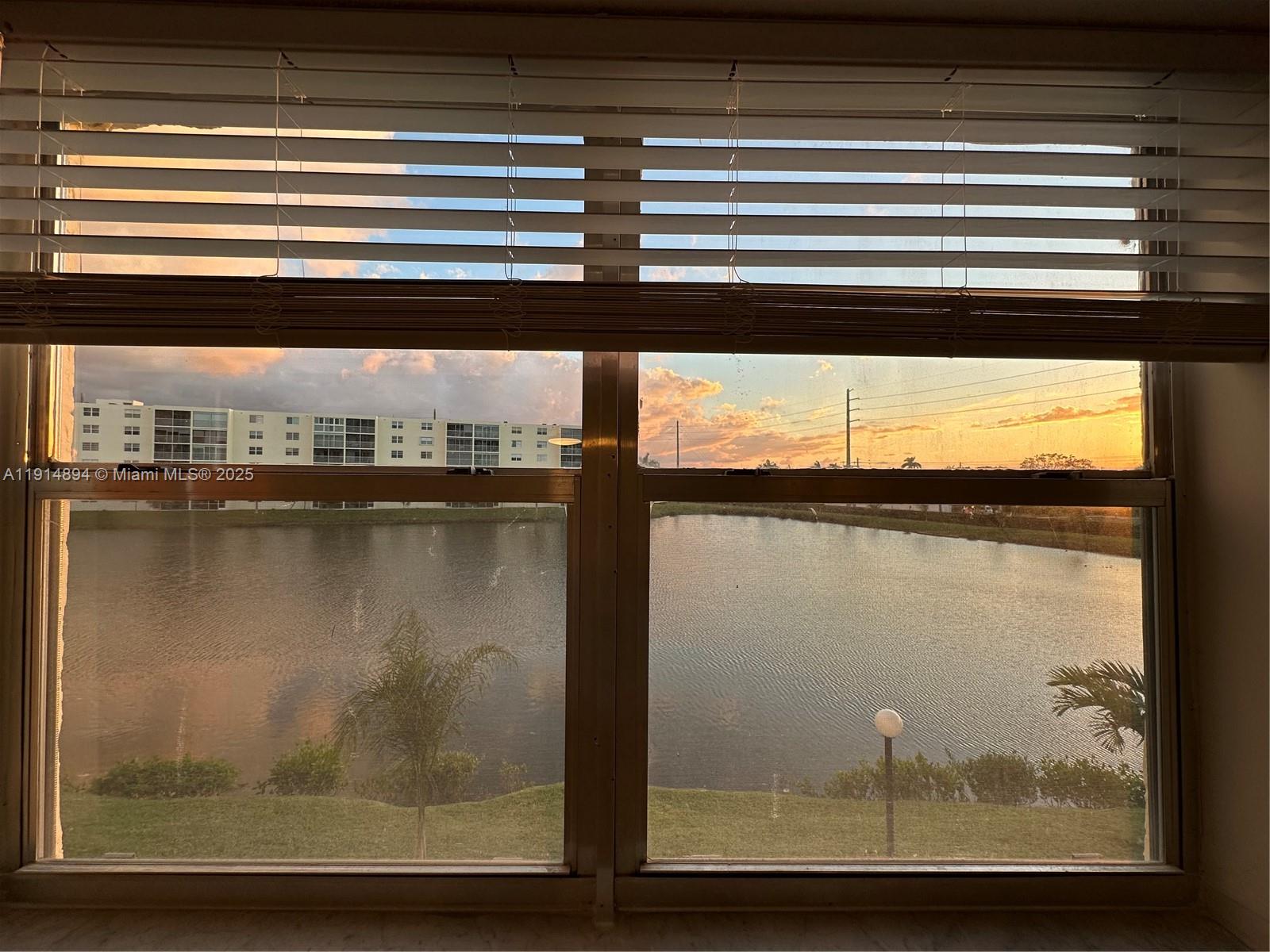 MEADOWBROOK LAKES VIEW CO - Residential Lease