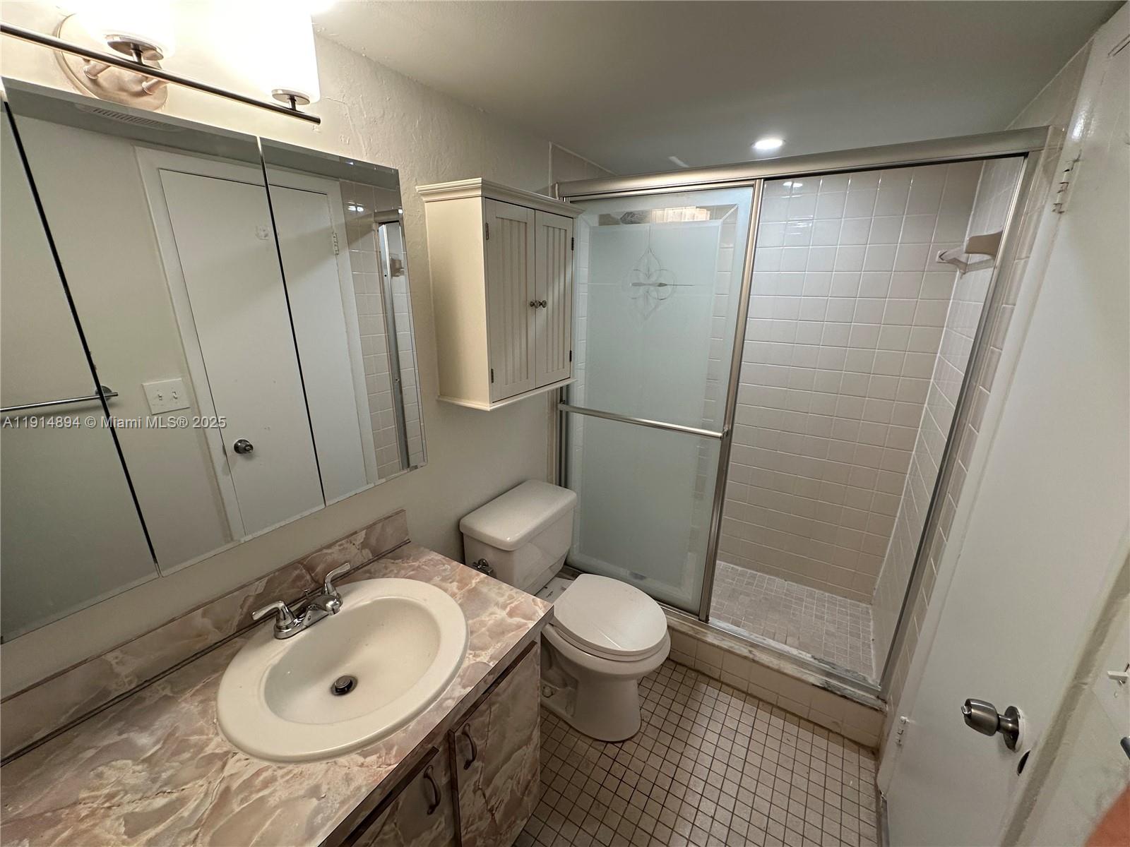 MEADOWBROOK LAKES VIEW CO - Residential Lease