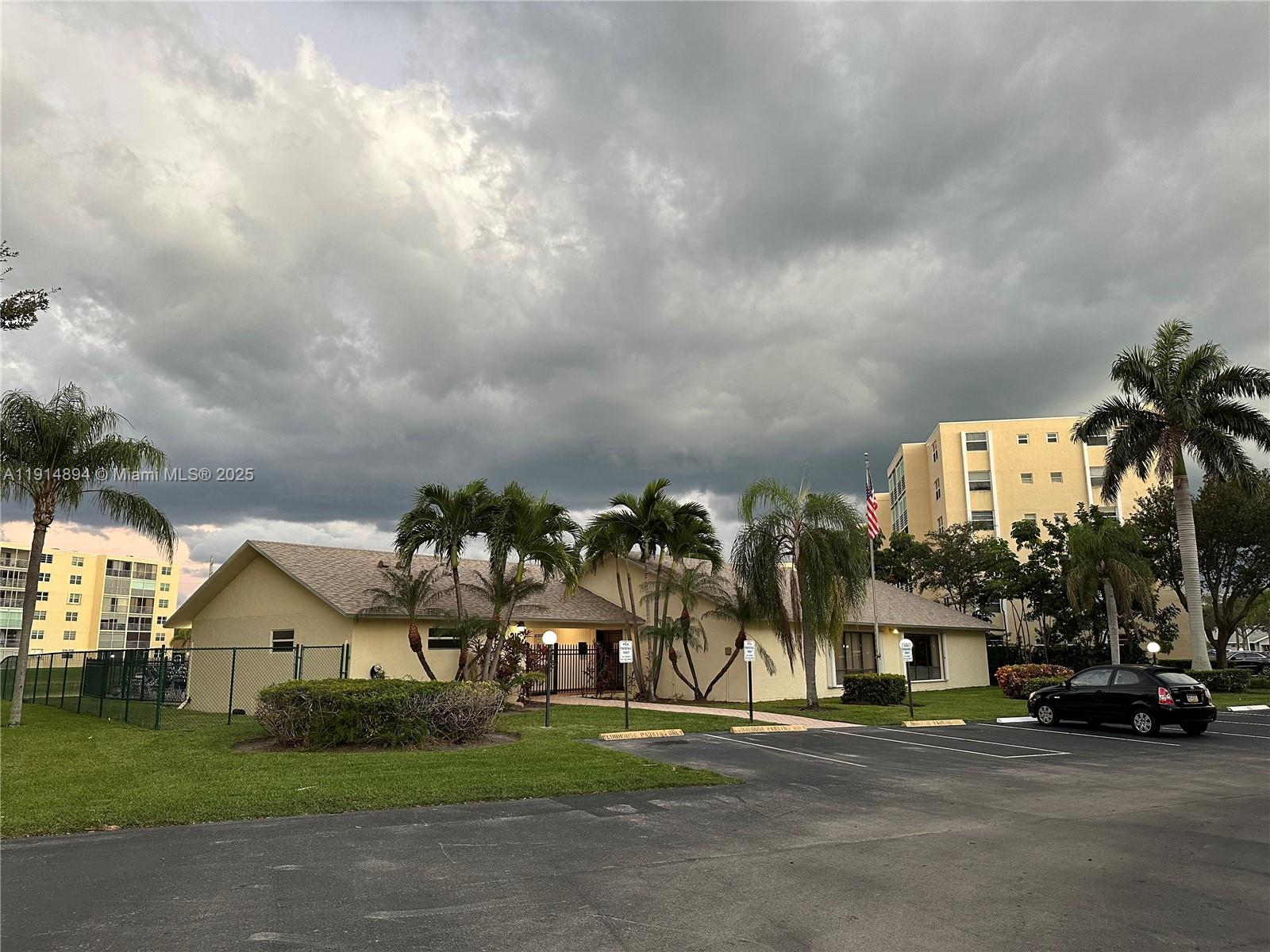 MEADOWBROOK LAKES VIEW CO - Residential Lease