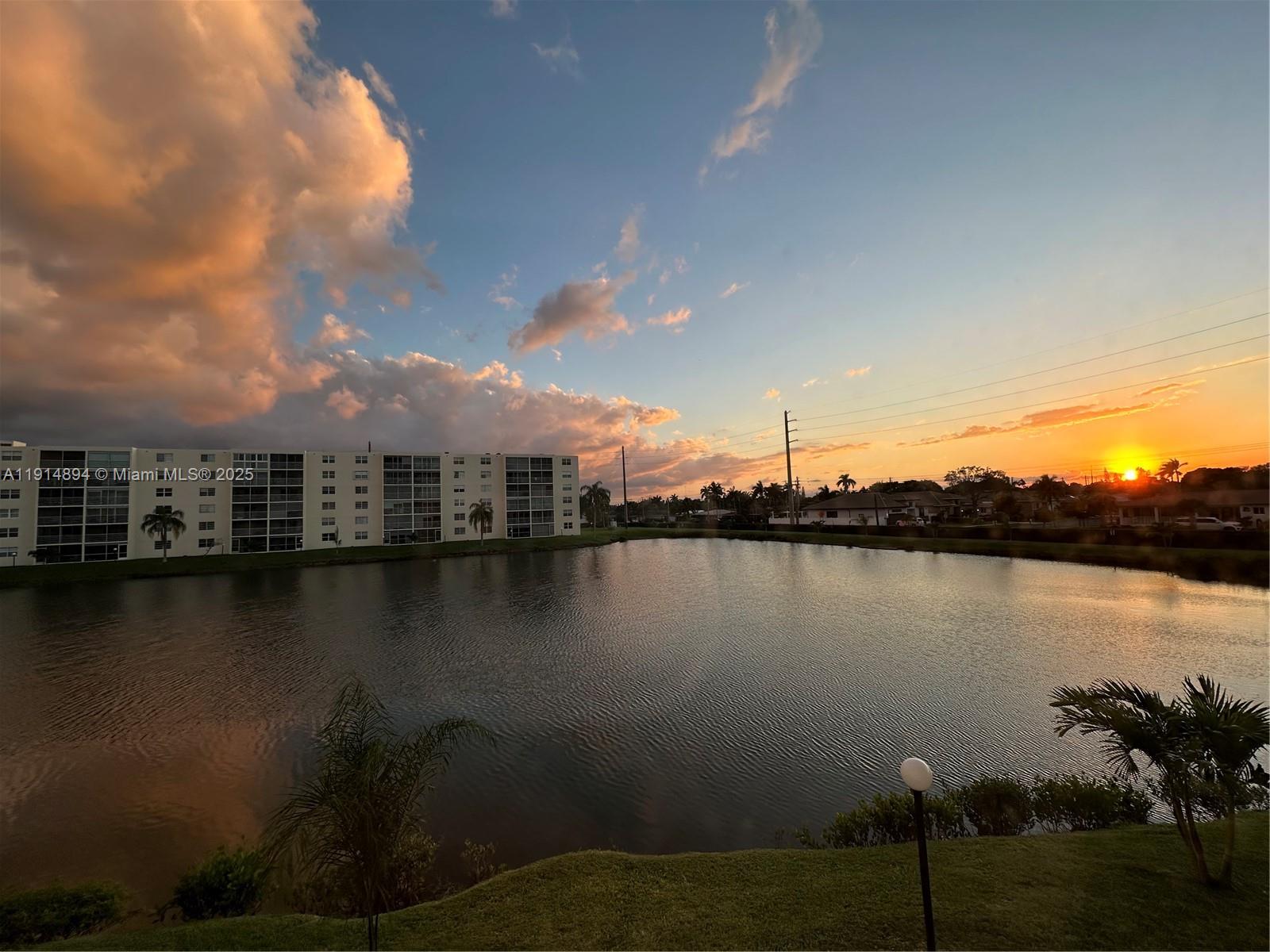 MEADOWBROOK LAKES VIEW CO - Residential Lease