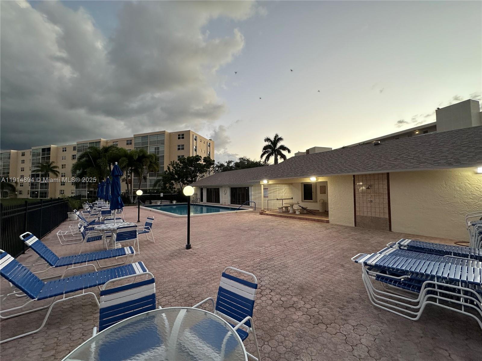 MEADOWBROOK LAKES VIEW CO - Residential Lease