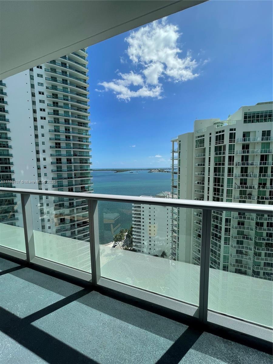 1300 Brickell Bay Dr 2405