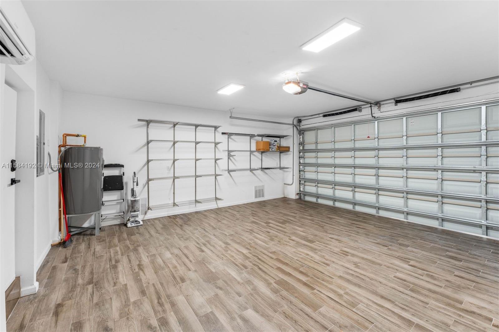 THS AT SUNSET HARBOUR CON - Residential