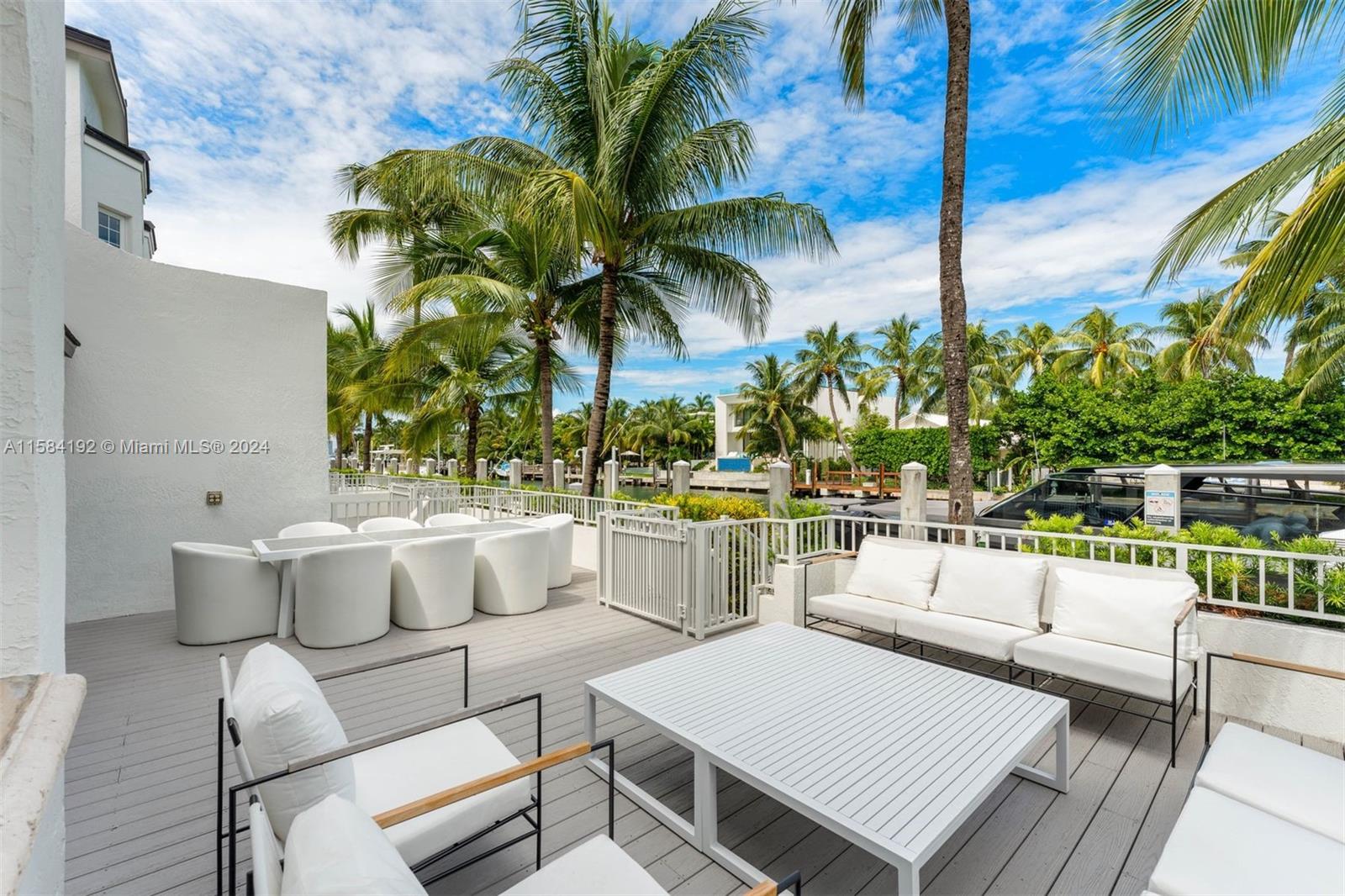 THS AT SUNSET HARBOUR CON - Residential