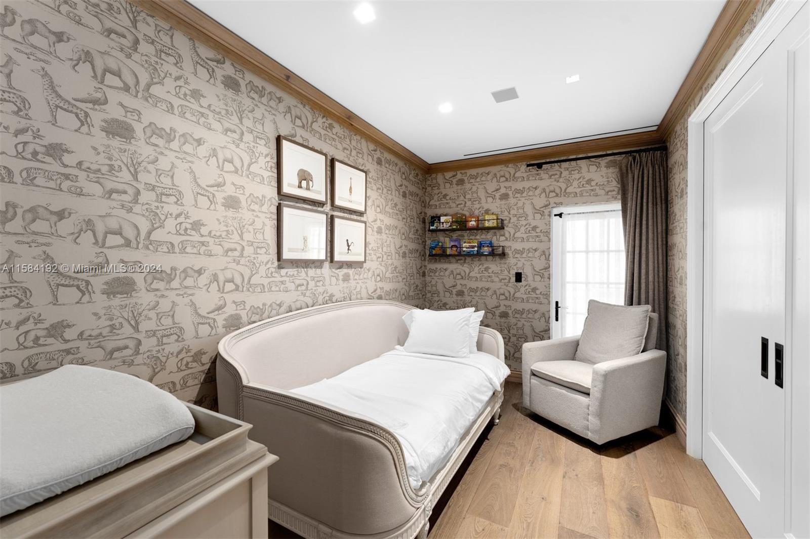 THS AT SUNSET HARBOUR CON - Residential