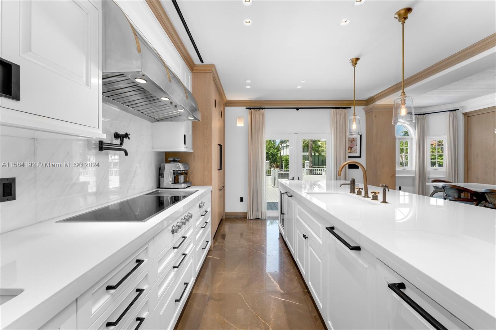 THS AT SUNSET HARBOUR CON - Residential