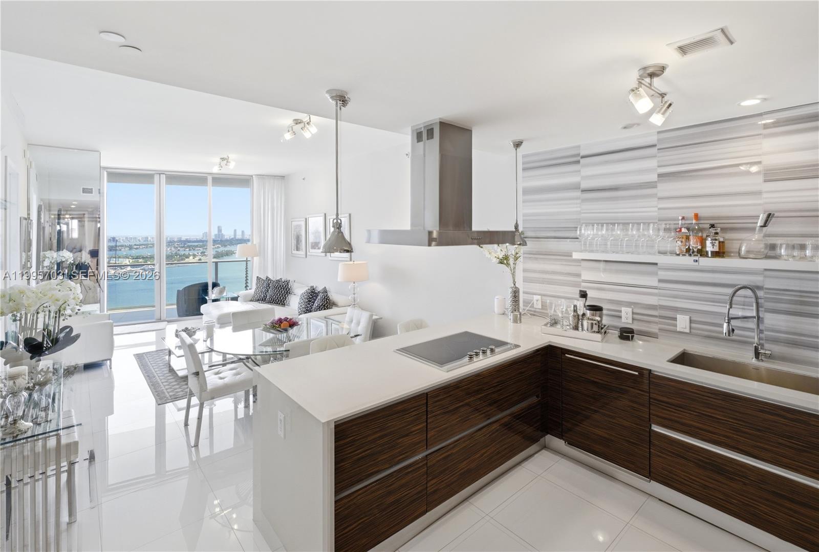 1100 Biscayne Blvd 2902