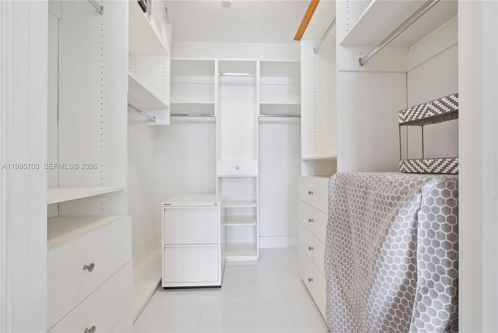 MARQUIS CONDO - Residential