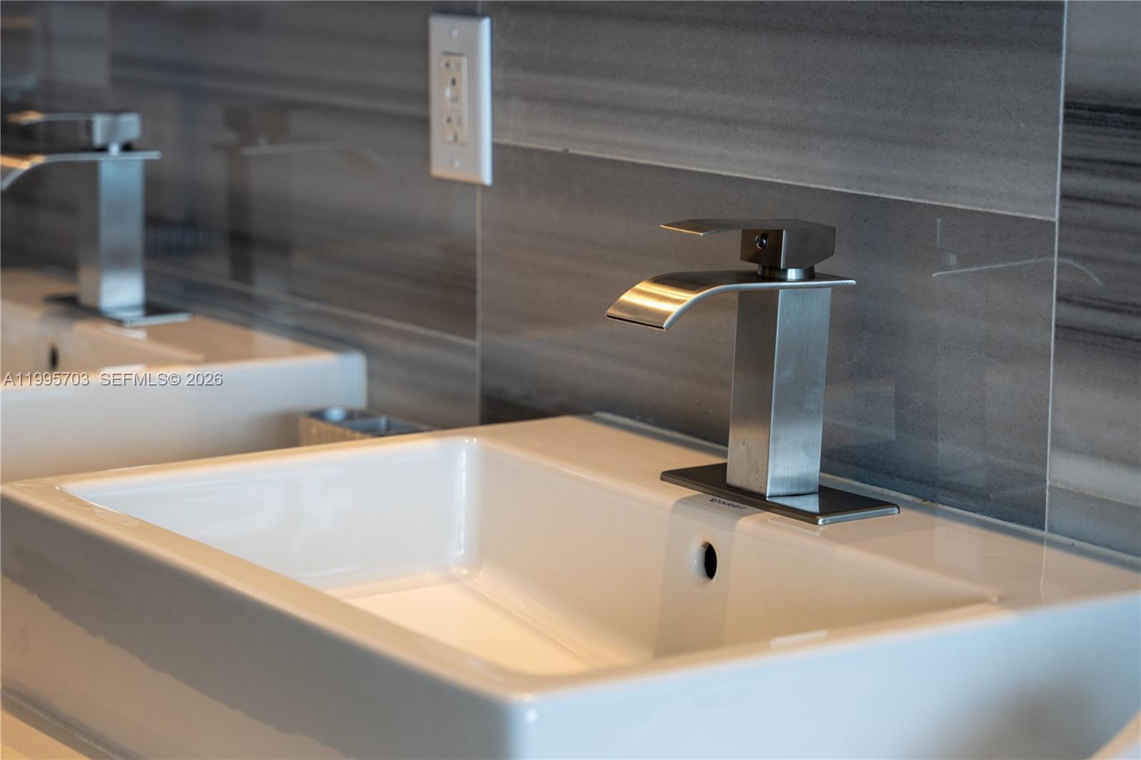 MARQUIS CONDO - Residential