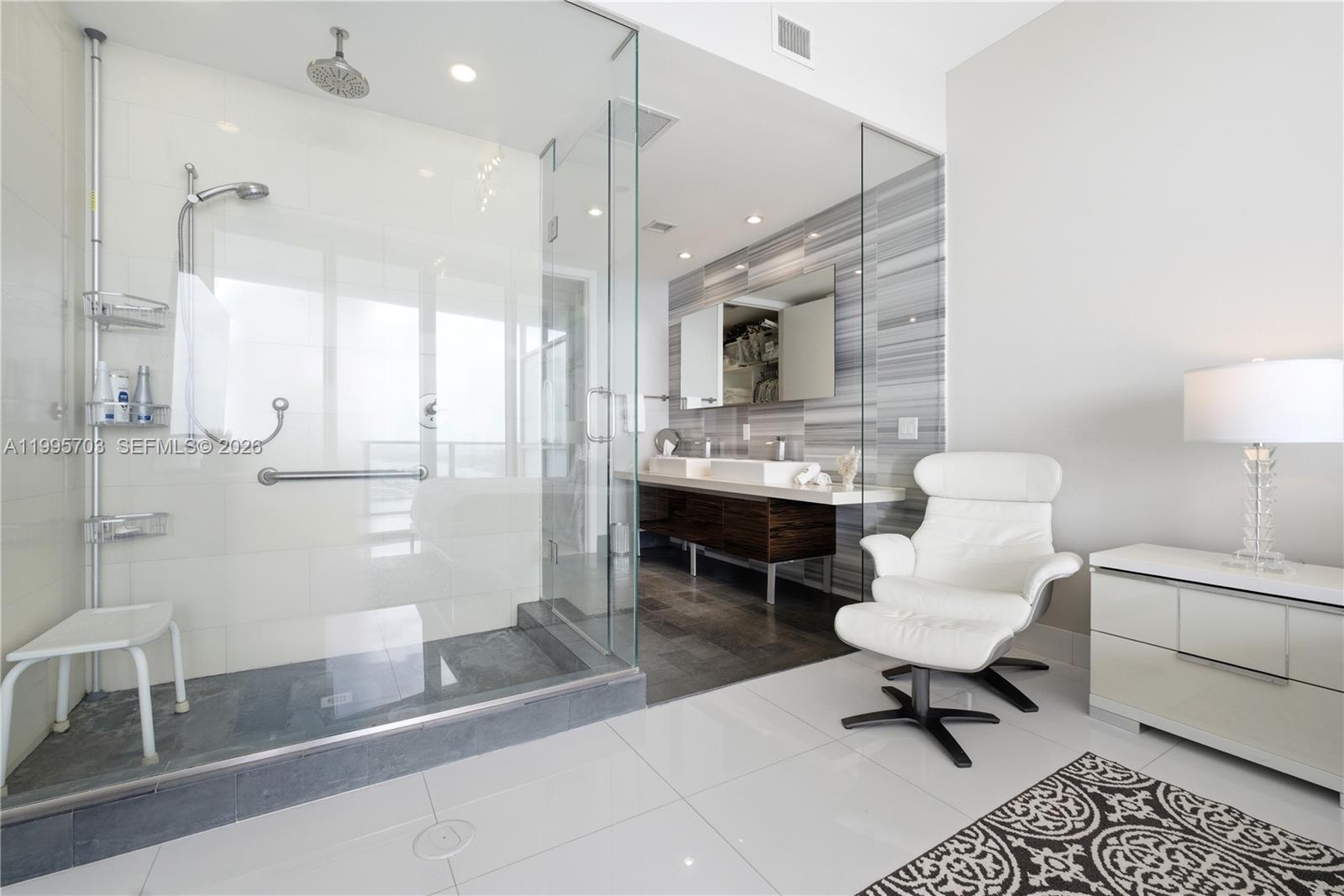 MARQUIS CONDO - Residential