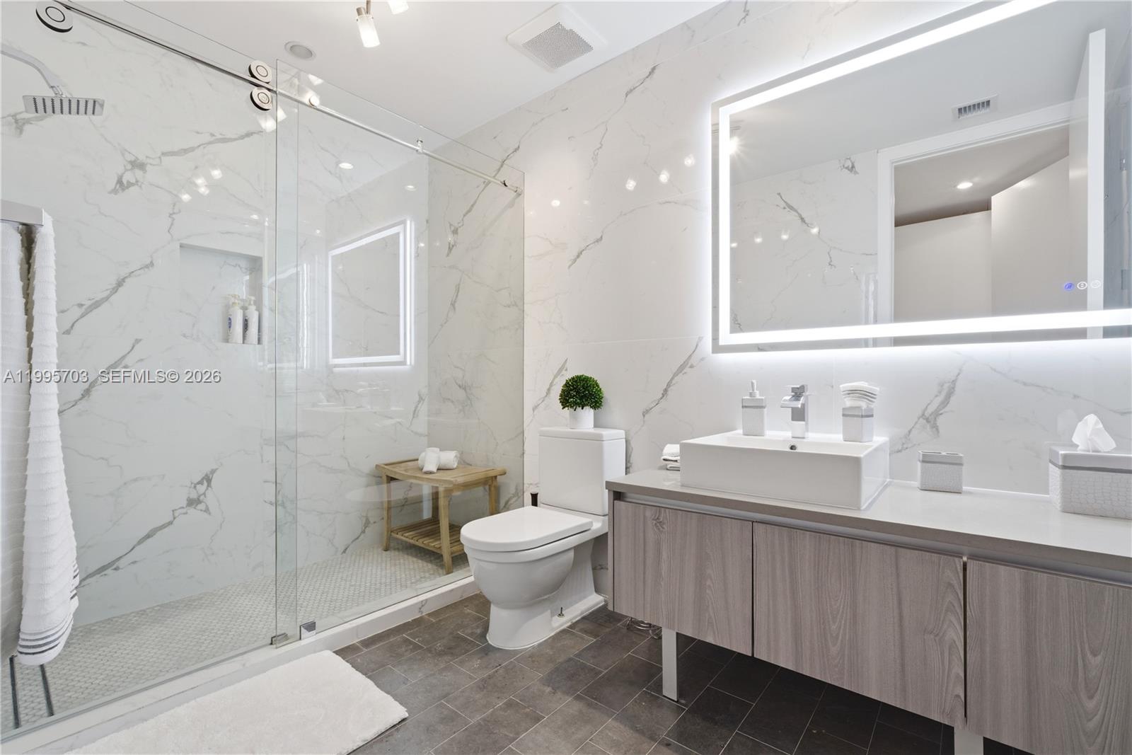 MARQUIS CONDO - Residential