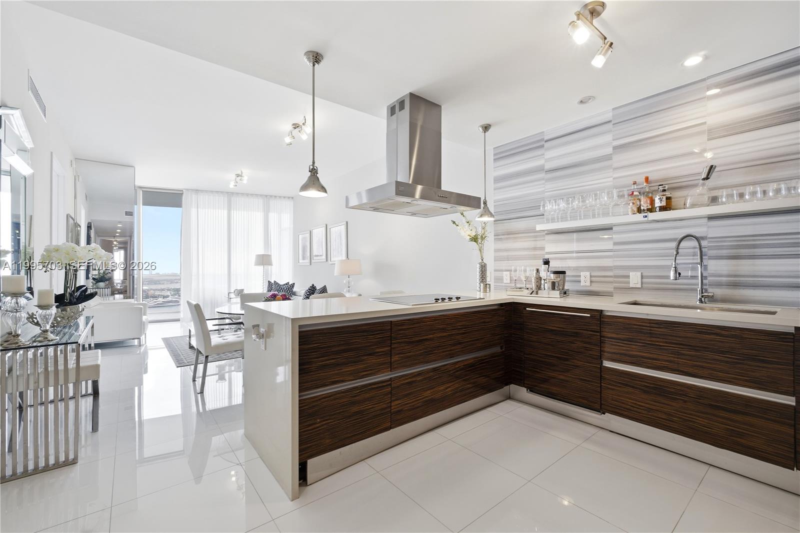 MARQUIS CONDO - Residential