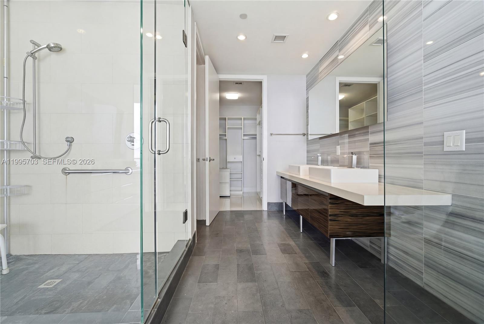 MARQUIS CONDO - Residential