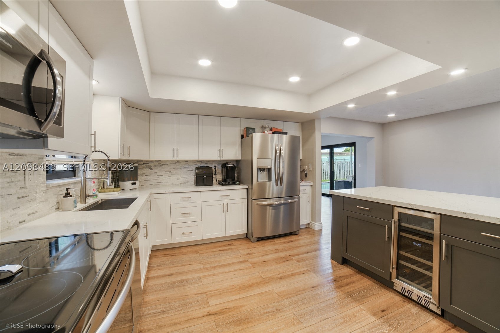 11941 NW 23rd St, Pembroke Pines, FL, 33026/$749,100 4 11941 NW 23rd St