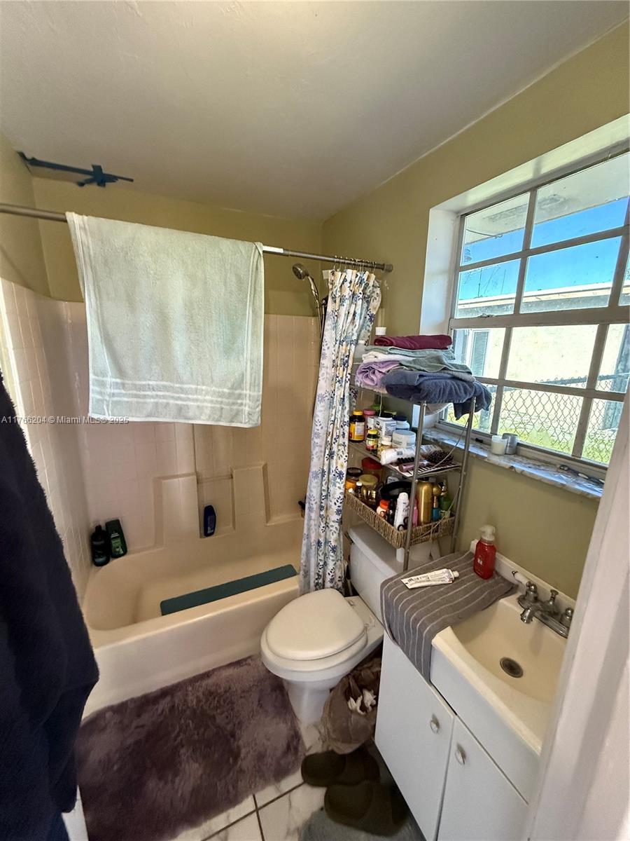 LAKE FOREST SEC 4 - Residential