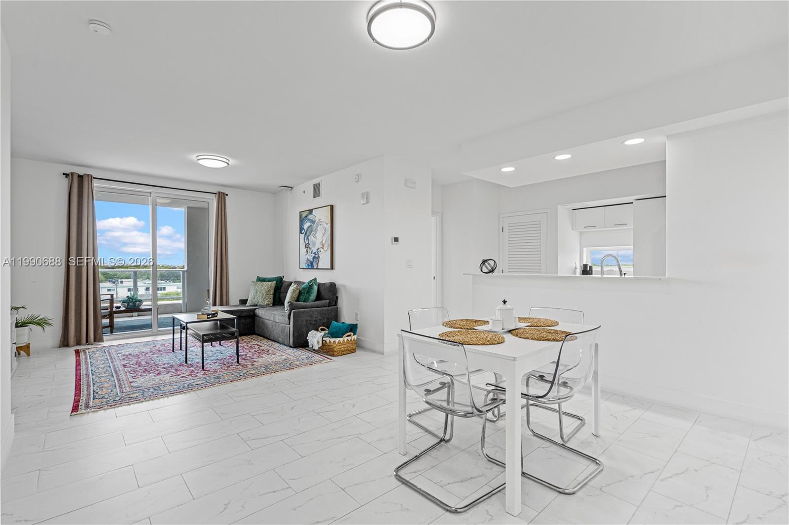 Hollywood 1-21 B - Residential