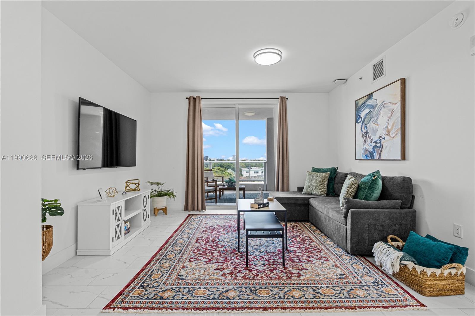 Hollywood 1-21 B - Residential