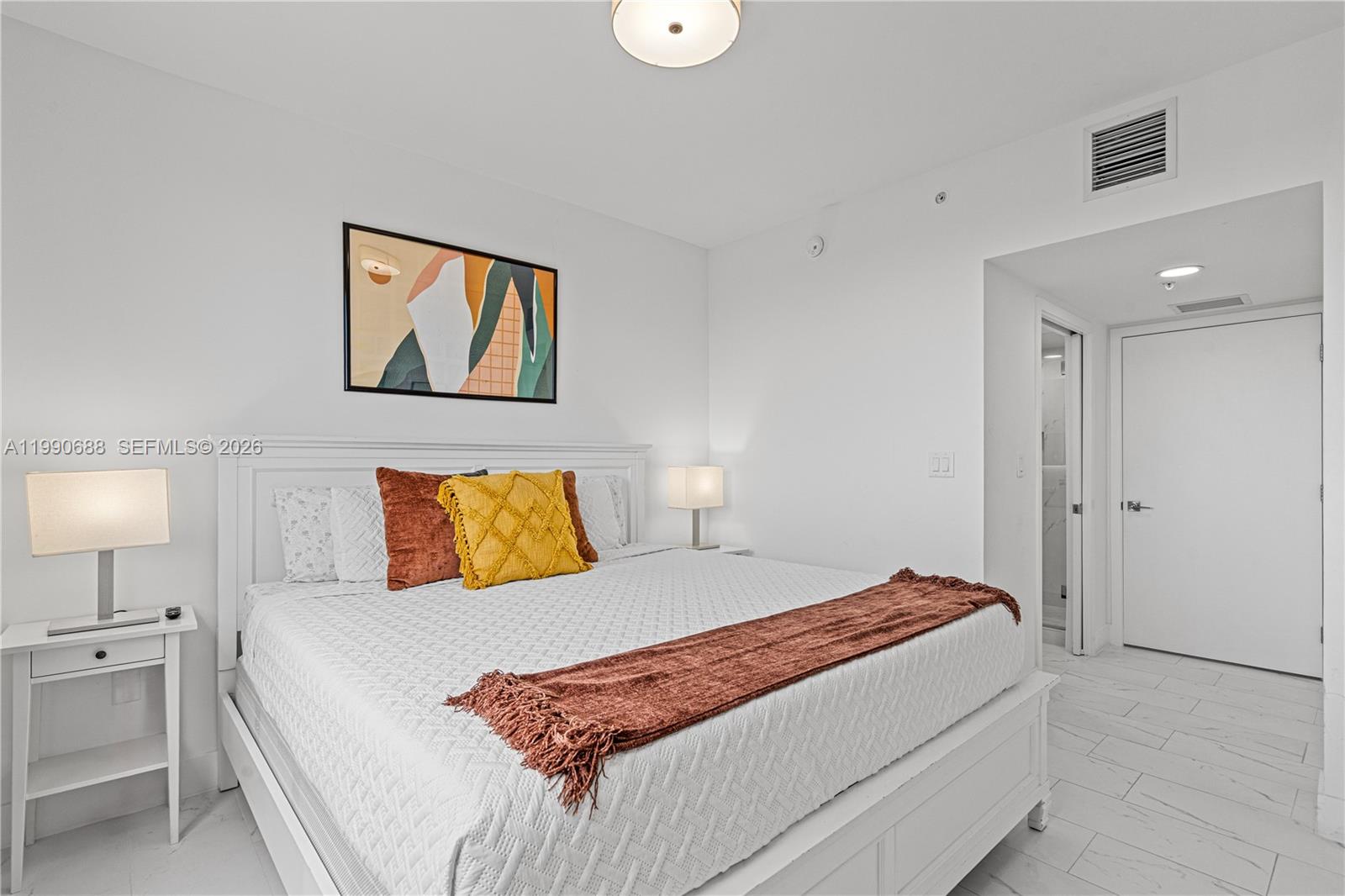 Hollywood 1-21 B - Residential