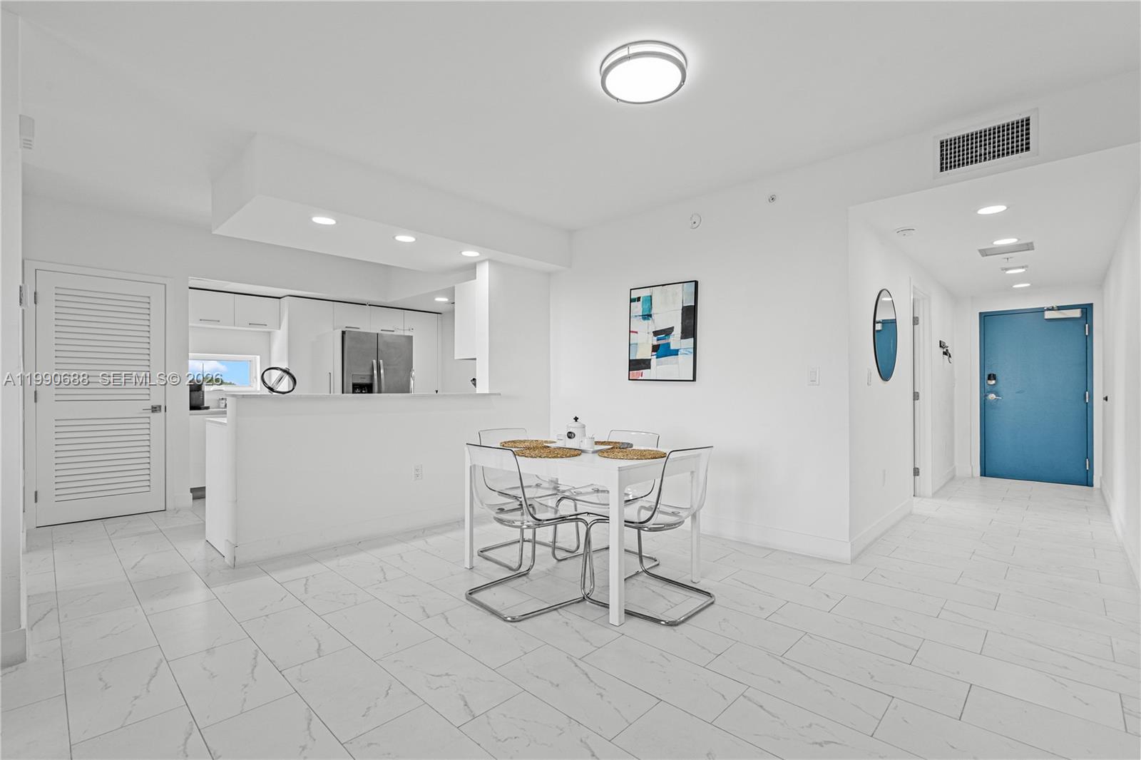 Hollywood 1-21 B - Residential